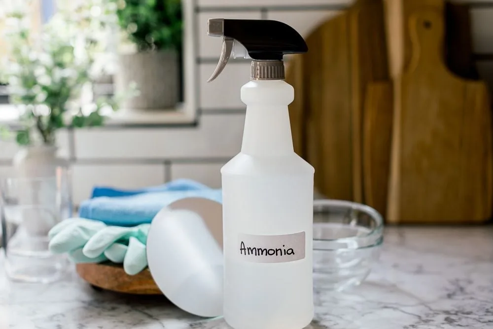 Tẩy rửa kính hiệu quả với dung dịch amoniac nh4oh
