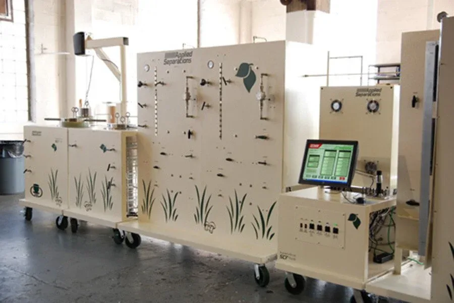 Thiết bị chiết xuất hương liệu tự nhiên bằng khí CO2 lỏng siêu tới hạn